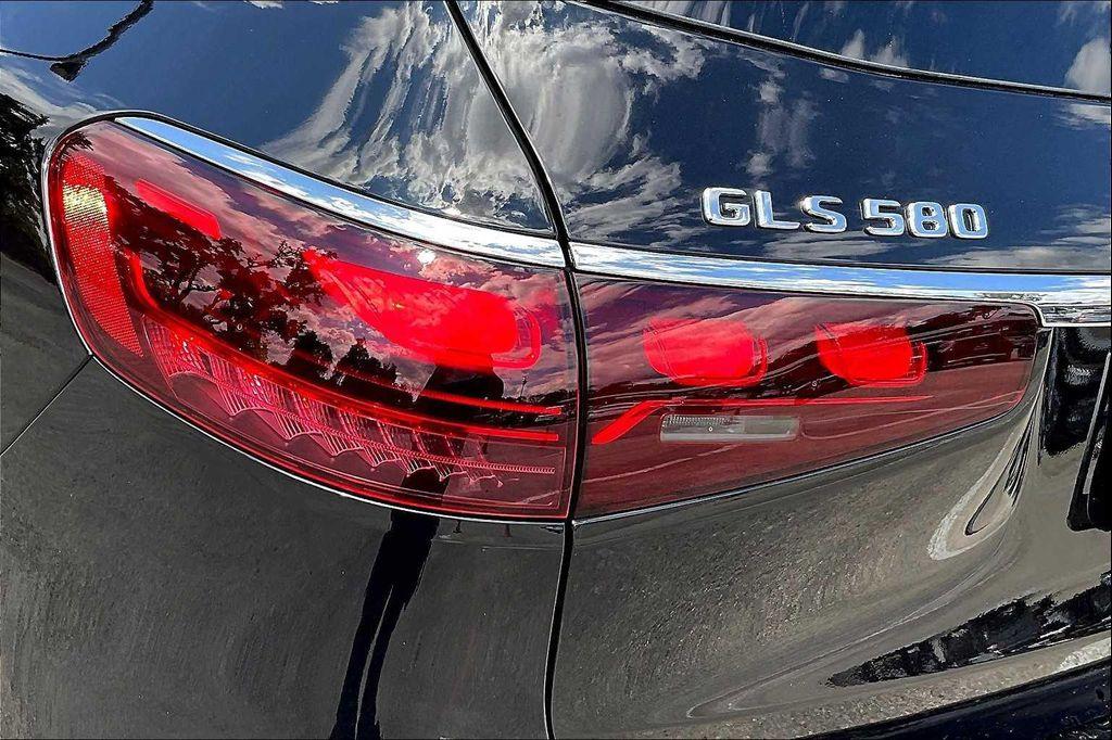 new 2026 Mercedes-Benz GLS 580 car, priced at $125,075