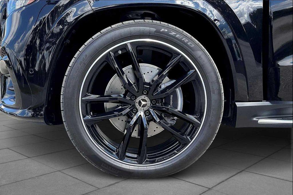 new 2026 Mercedes-Benz GLS 580 car, priced at $125,075