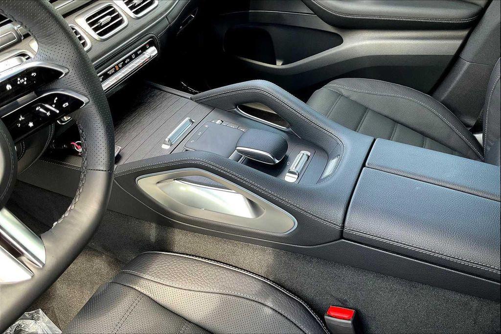 new 2026 Mercedes-Benz GLS 580 car, priced at $125,075