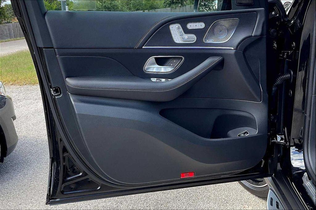 new 2026 Mercedes-Benz GLS 580 car, priced at $125,075