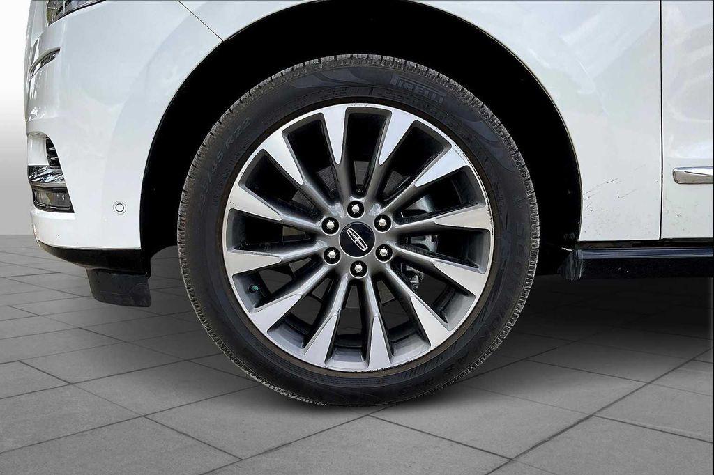 used 2021 Lincoln Navigator car, priced at $37,884