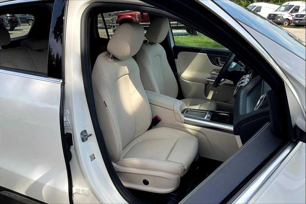 used 2025 Mercedes-Benz GLA 250 car, priced at $39,065