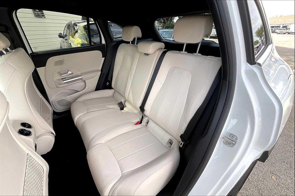 used 2025 Mercedes-Benz GLA 250 car, priced at $39,065