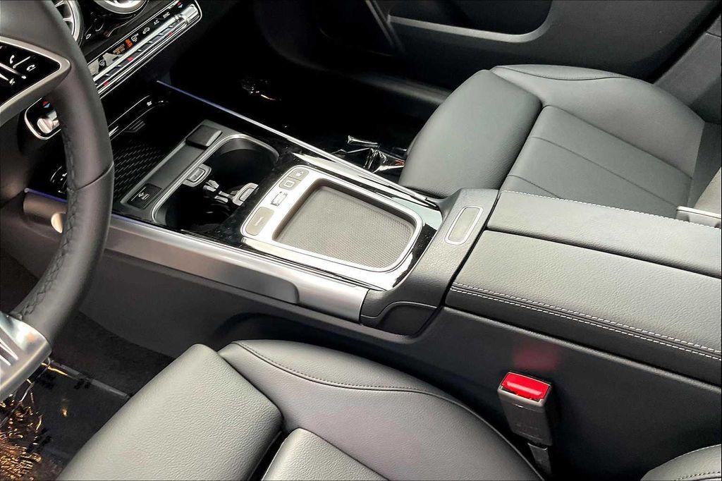 new 2025 Mercedes-Benz GLB 250 car, priced at $49,595