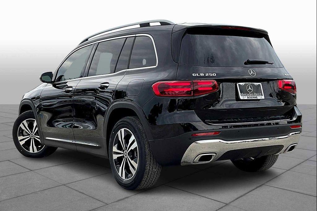 new 2025 Mercedes-Benz GLB 250 car, priced at $49,595