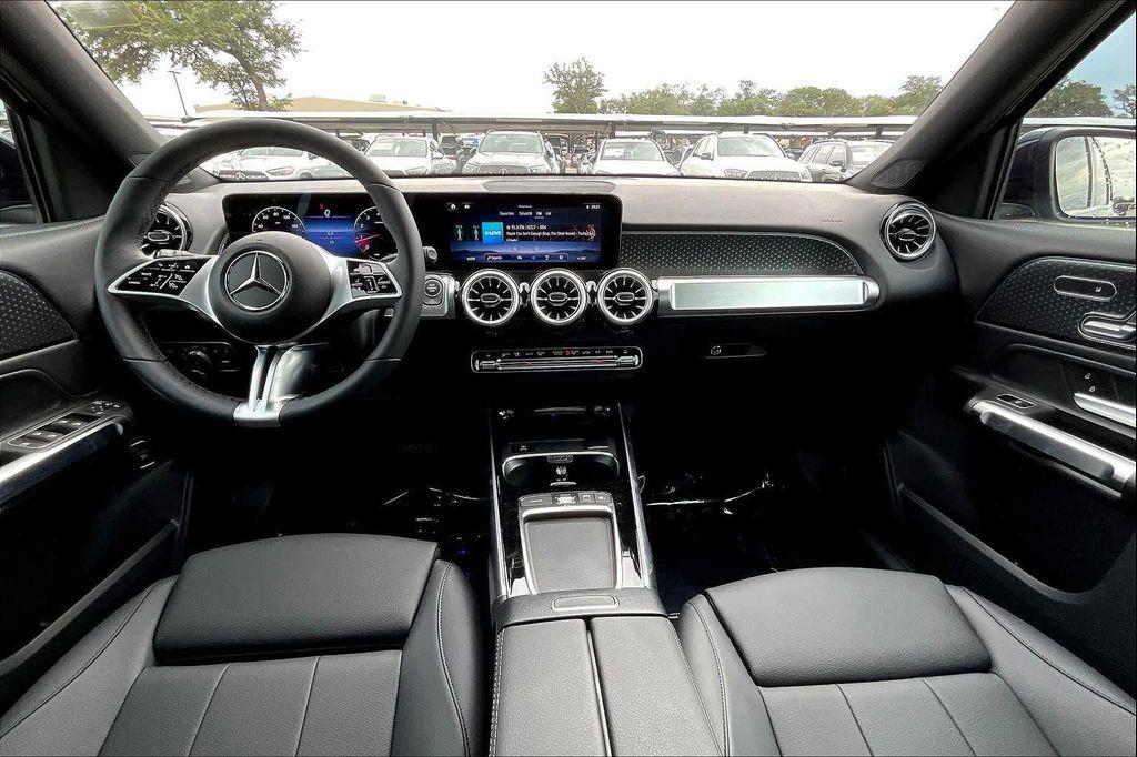 new 2025 Mercedes-Benz GLB 250 car, priced at $49,595
