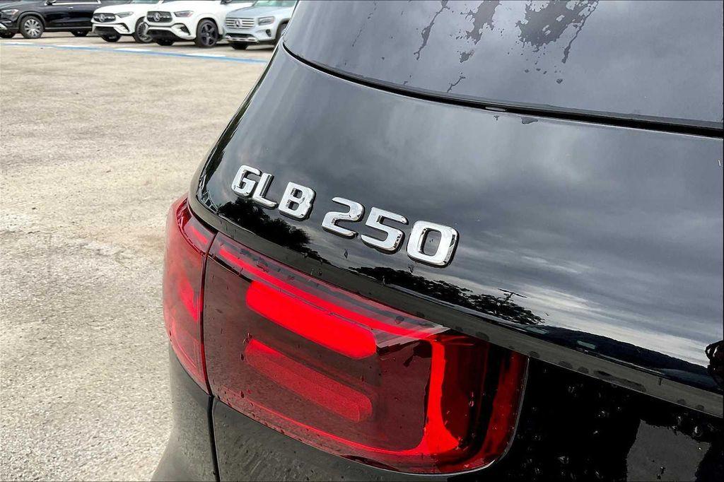 new 2025 Mercedes-Benz GLB 250 car, priced at $49,595