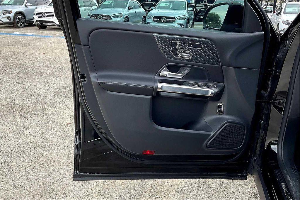 new 2025 Mercedes-Benz GLB 250 car, priced at $49,595