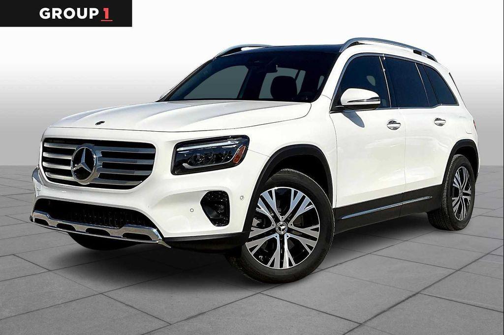 used 2025 Mercedes-Benz GLB 250 car, priced at $43,996