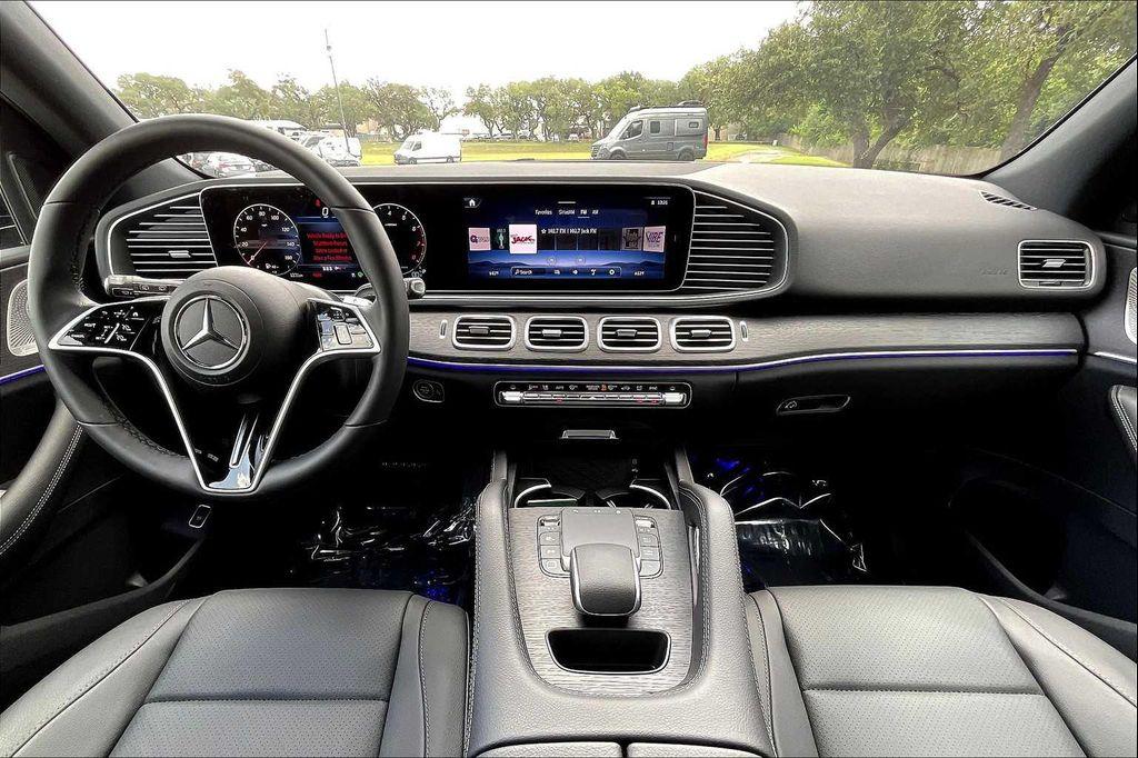 new 2025 Mercedes-Benz GLE 450 car, priced at $80,000