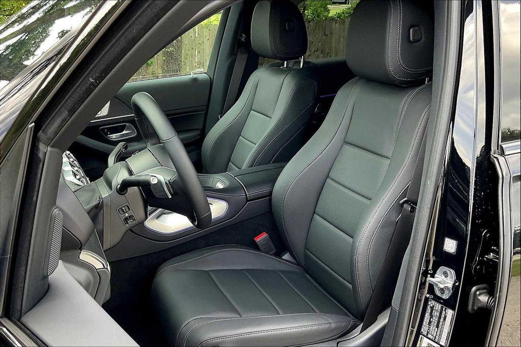 new 2025 Mercedes-Benz GLE 450 car, priced at $80,000