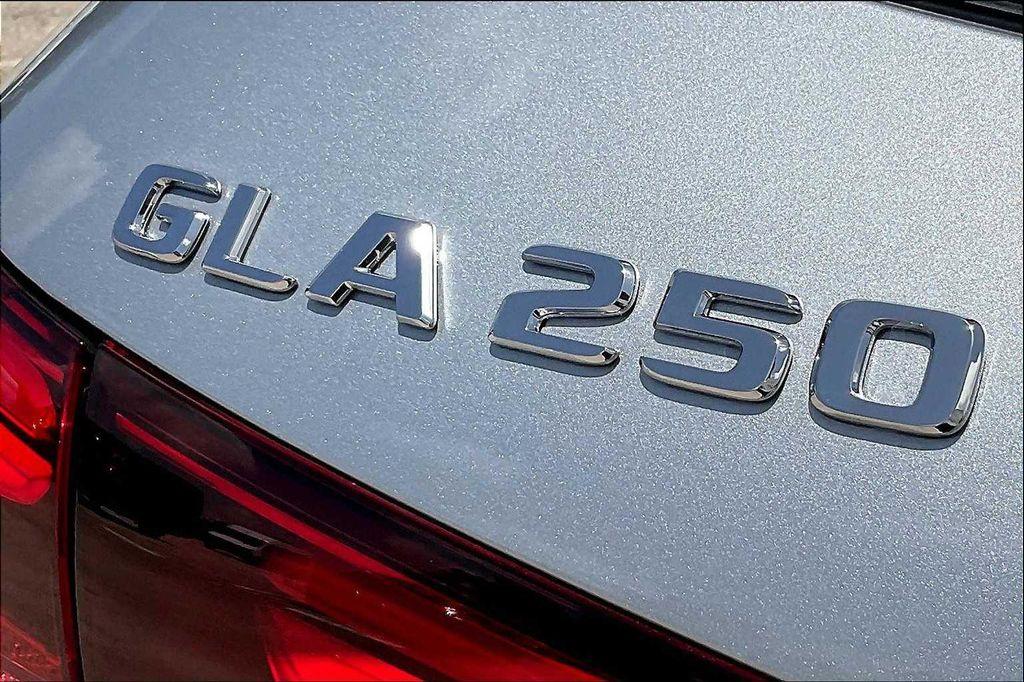 new 2025 Mercedes-Benz GLA 250 car, priced at $51,180