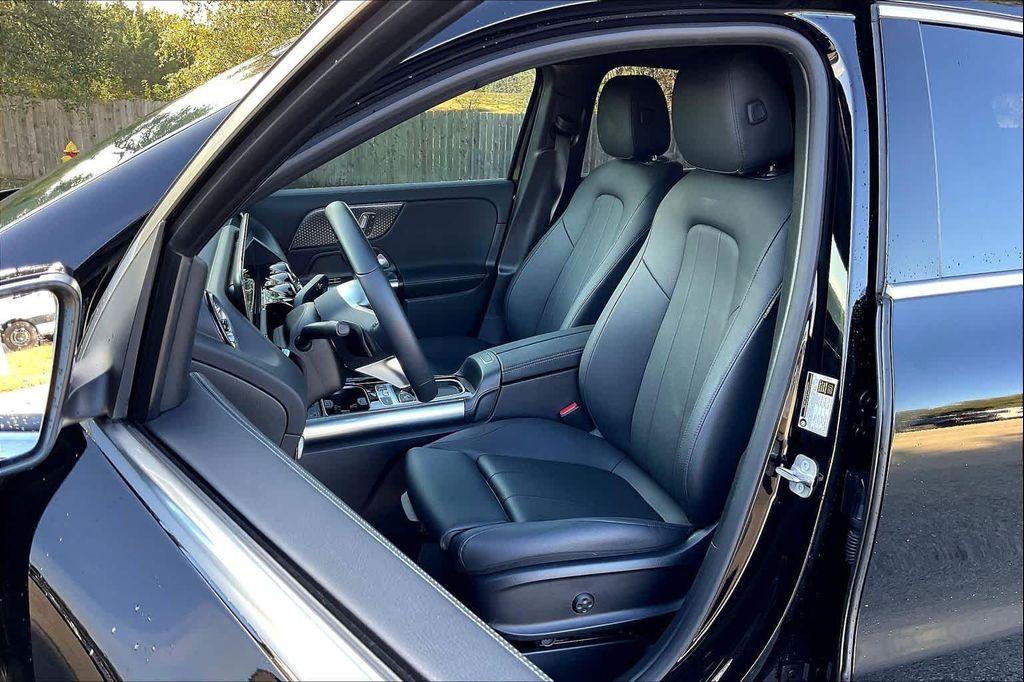 used 2025 Mercedes-Benz GLA 250 car, priced at $38,555