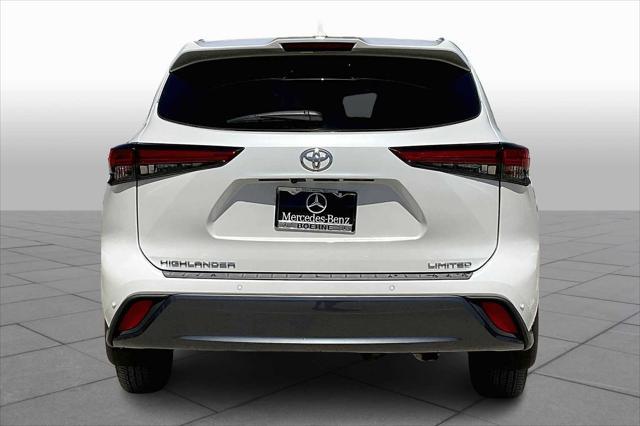used 2022 Toyota Highlander car, priced at $40,657