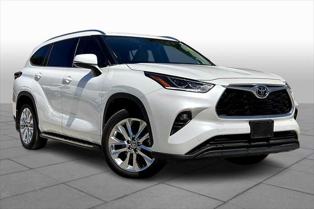 used 2022 Toyota Highlander car, priced at $40,657