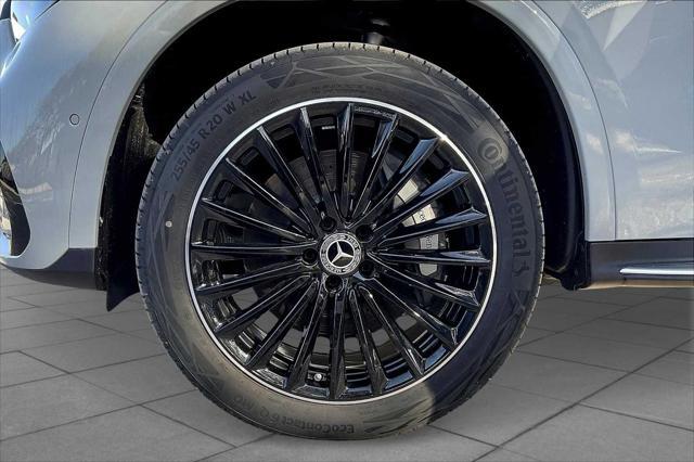 new 2025 Mercedes-Benz GLC 300 car, priced at $71,065