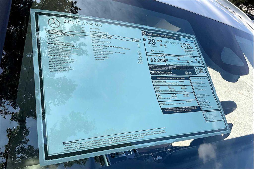 new 2025 Mercedes-Benz GLA 250 car, priced at $45,905