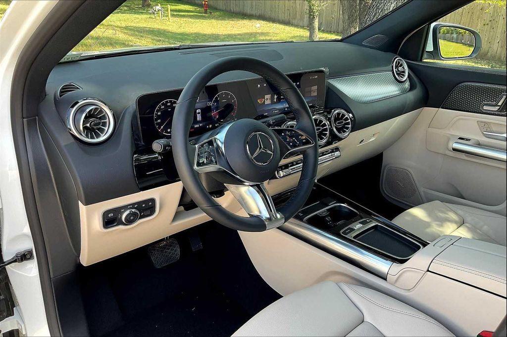 new 2025 Mercedes-Benz GLA 250 car, priced at $45,905