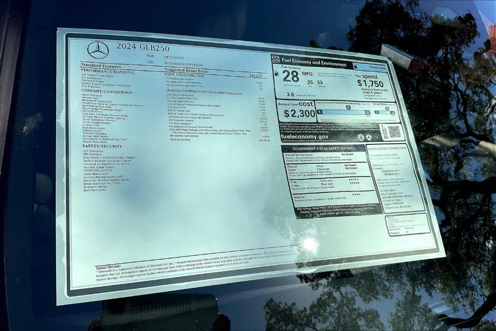 new 2024 Mercedes-Benz GLB 250 car, priced at $53,950