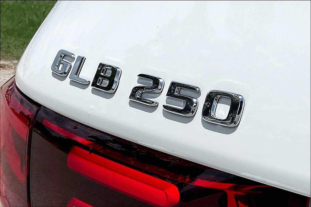 new 2025 Mercedes-Benz GLB 250 car, priced at $47,145