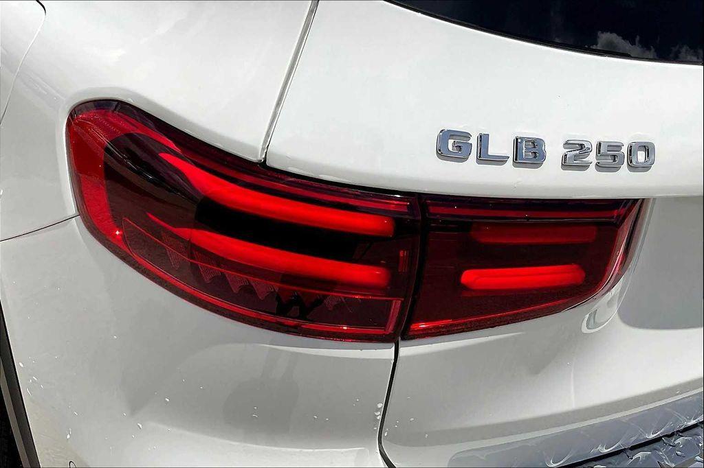 new 2025 Mercedes-Benz GLB 250 car, priced at $47,145