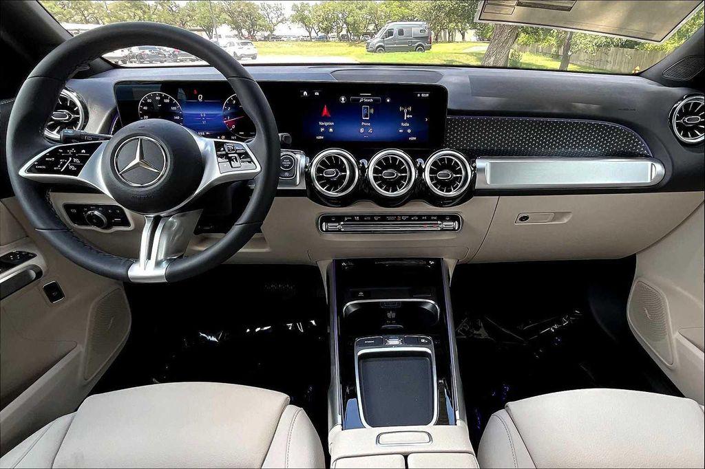 new 2025 Mercedes-Benz GLB 250 car, priced at $47,145