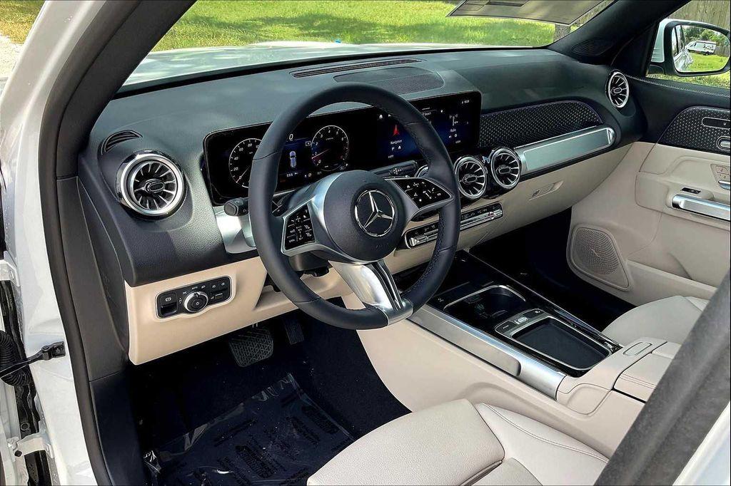 new 2025 Mercedes-Benz GLB 250 car, priced at $47,145