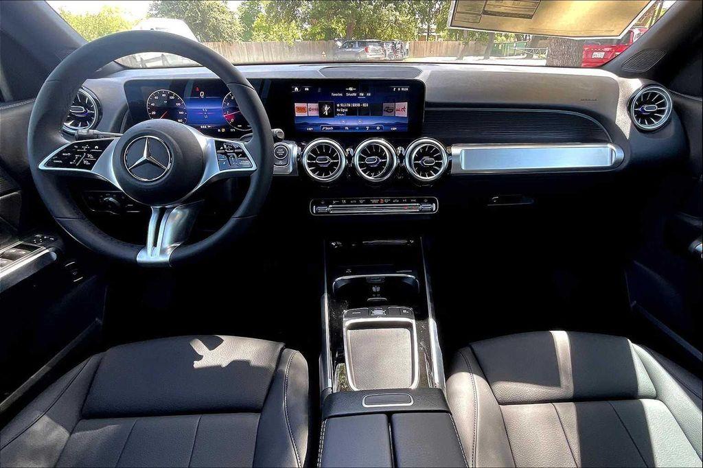 new 2025 Mercedes-Benz GLB 250 car, priced at $54,765
