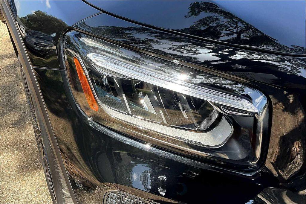 new 2025 Mercedes-Benz GLB 250 car, priced at $54,765