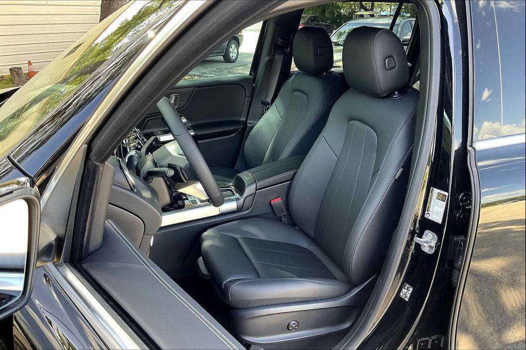 new 2025 Mercedes-Benz GLB 250 car, priced at $54,765