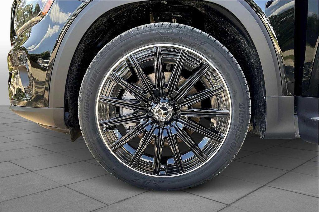 new 2025 Mercedes-Benz GLB 250 car, priced at $54,765