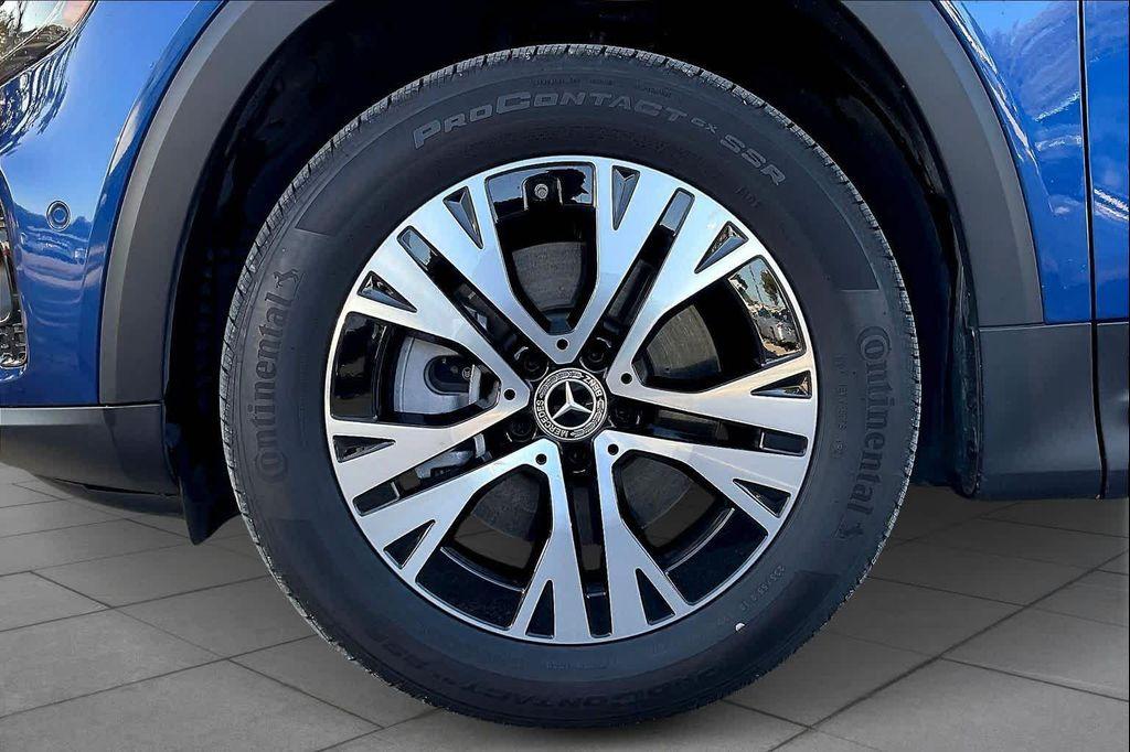 used 2025 Mercedes-Benz GLB 250 car, priced at $41,555