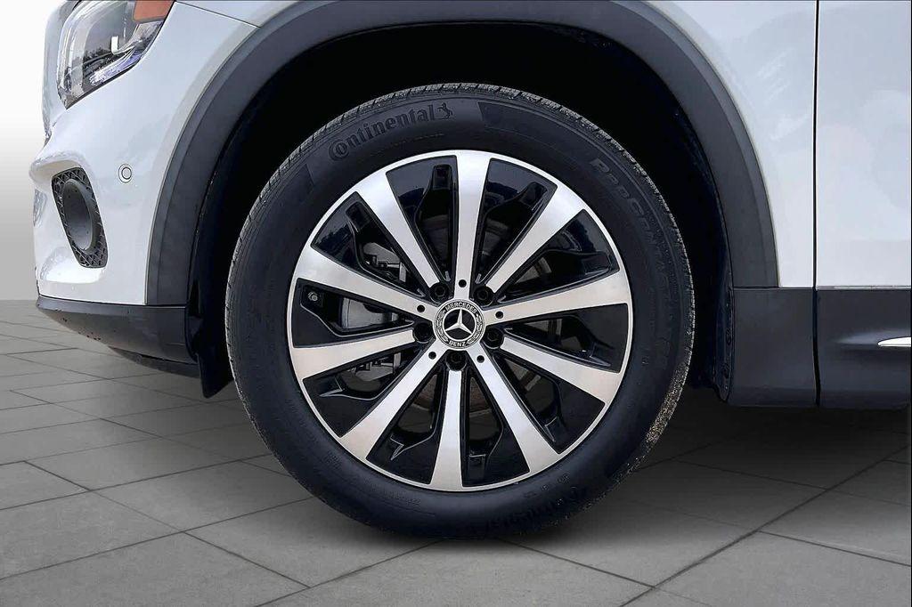 used 2022 Mercedes-Benz GLB 250 car, priced at $31,018