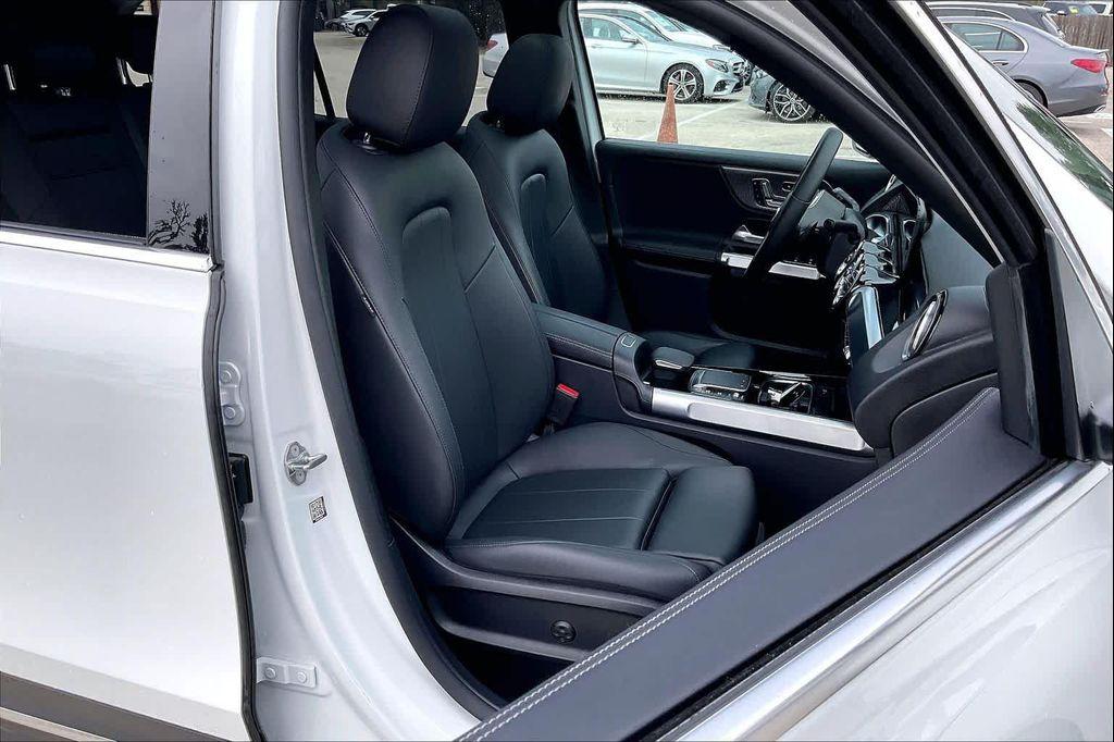 used 2022 Mercedes-Benz GLB 250 car, priced at $31,018