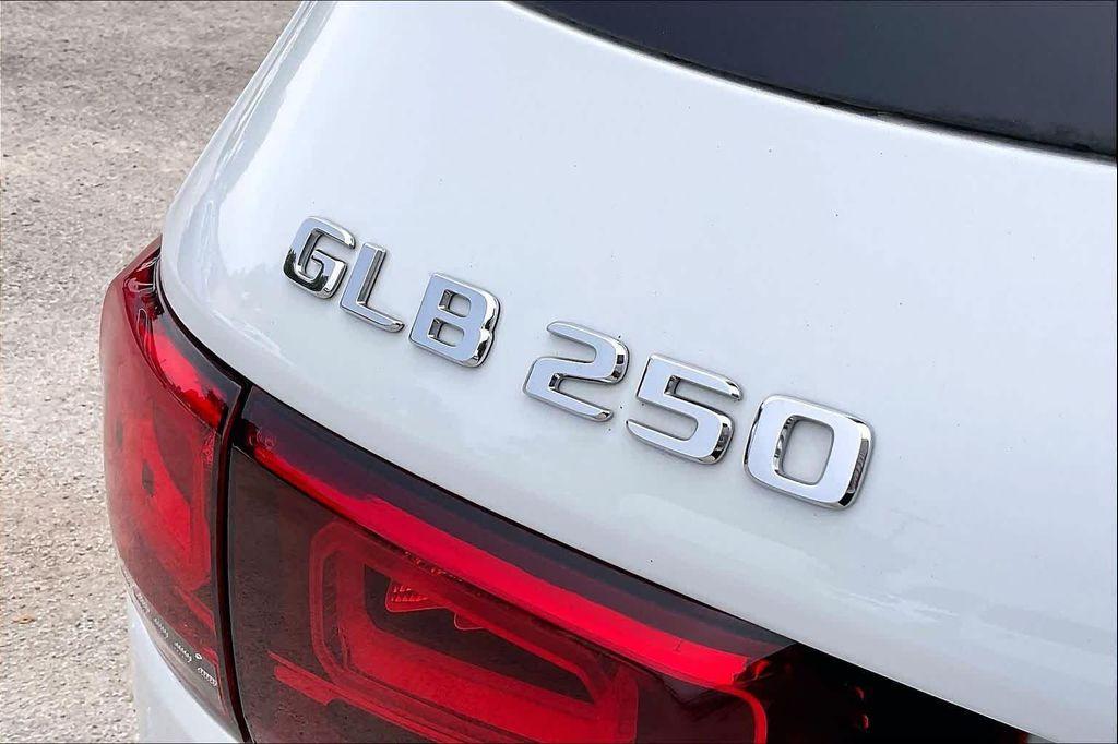 used 2022 Mercedes-Benz GLB 250 car, priced at $31,018