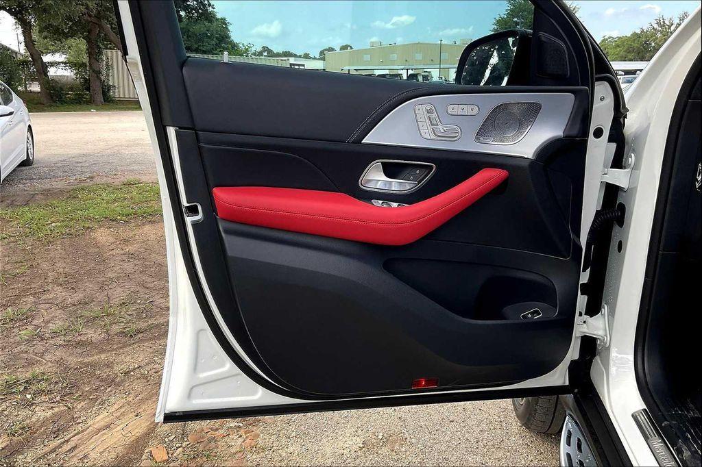 new 2025 Mercedes-Benz GLE 450 car, priced at $92,620