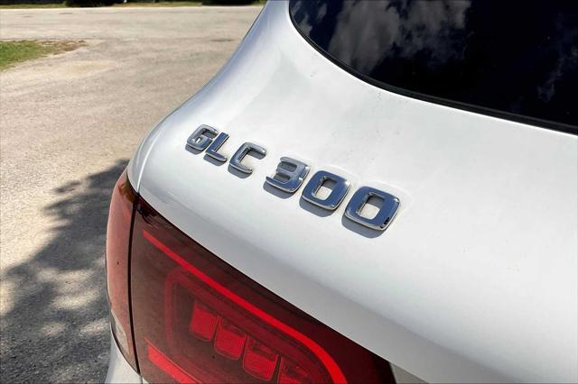 used 2022 Mercedes-Benz GLC 300 car, priced at $27,884