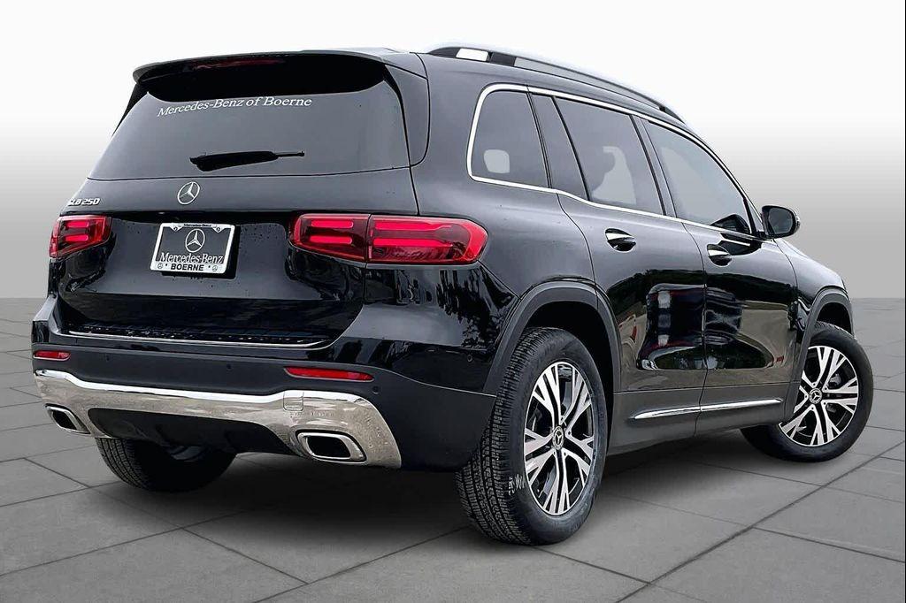 used 2025 Mercedes-Benz GLB 250 car, priced at $40,877