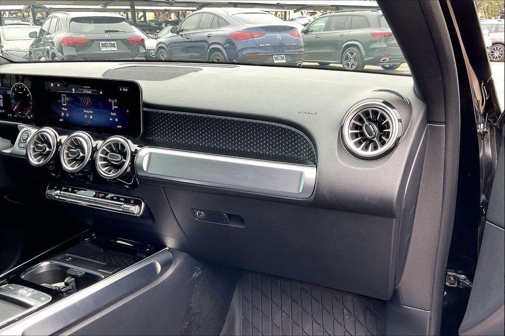 used 2025 Mercedes-Benz GLB 250 car, priced at $40,877