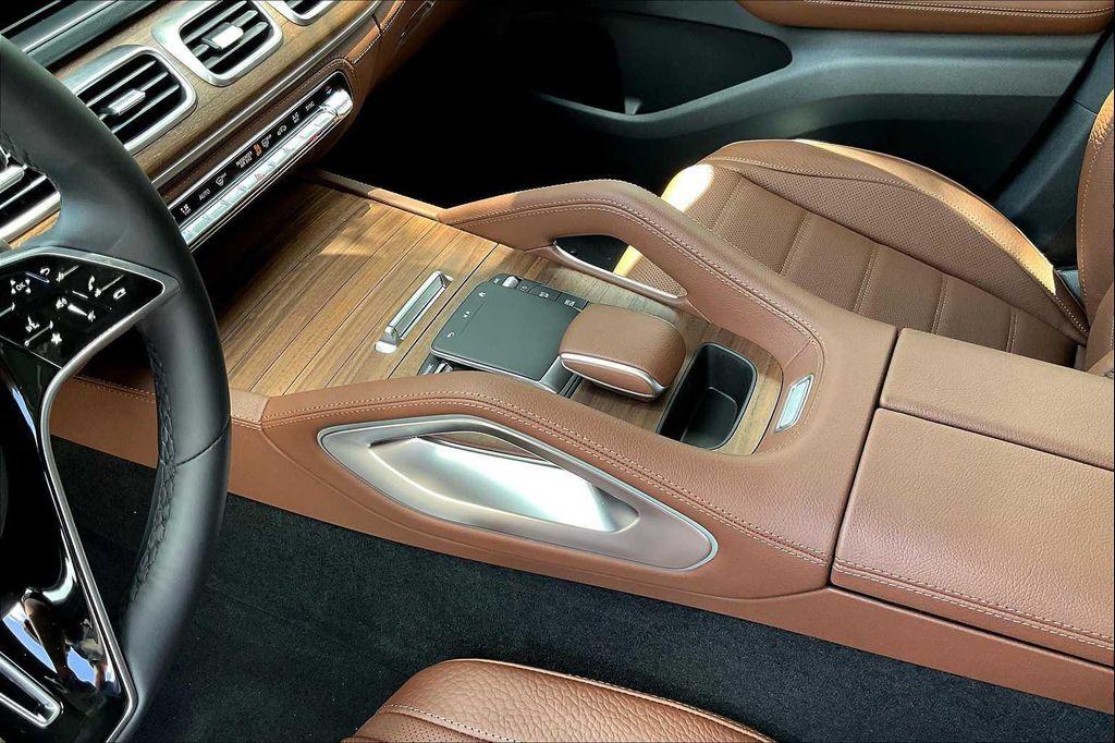 new 2025 Mercedes-Benz GLE 450 car, priced at $84,130