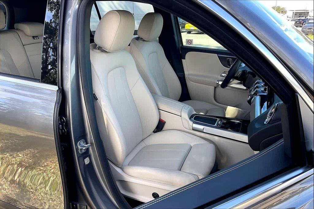 used 2025 Mercedes-Benz GLB 250 car, priced at $40,282