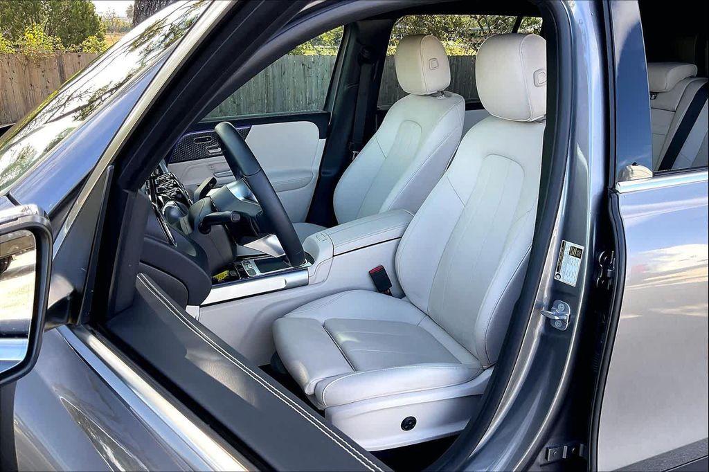 used 2025 Mercedes-Benz GLB 250 car, priced at $40,282