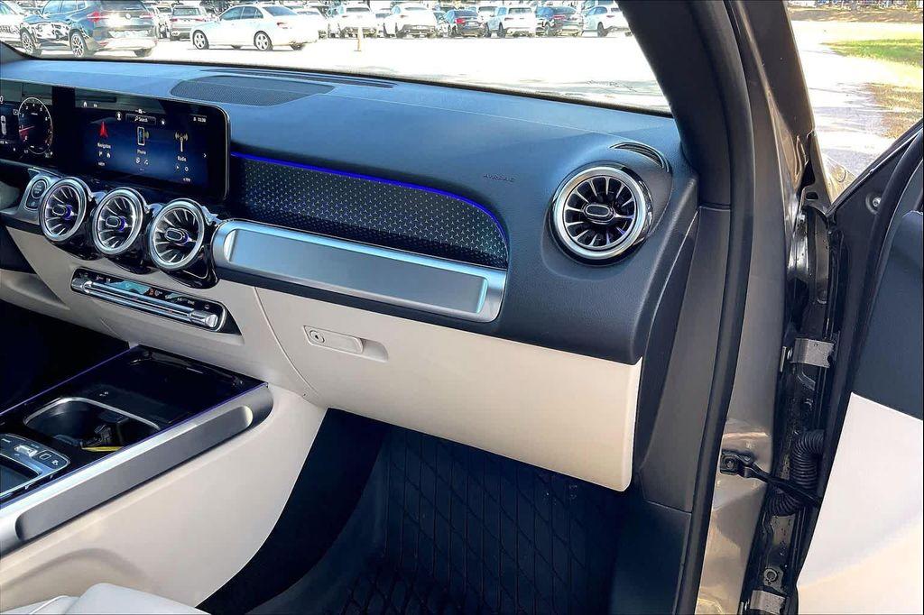 used 2025 Mercedes-Benz GLB 250 car, priced at $40,282