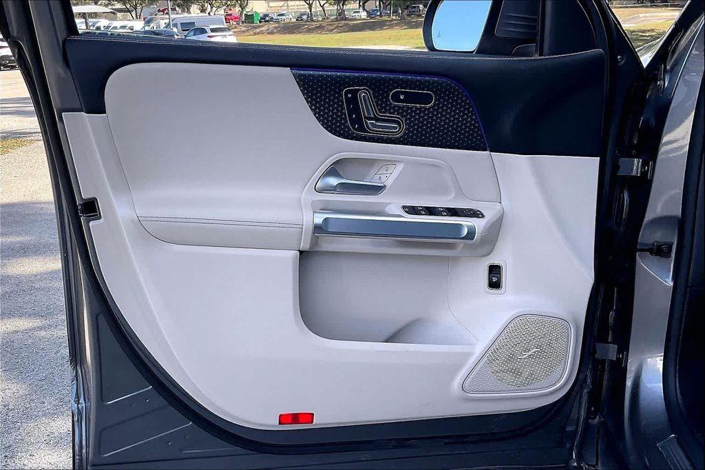 used 2025 Mercedes-Benz GLB 250 car, priced at $40,282