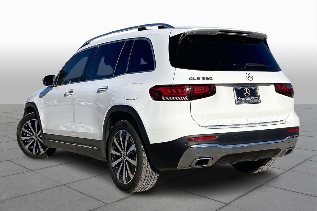 used 2023 Mercedes-Benz GLB 250 car, priced at $33,444