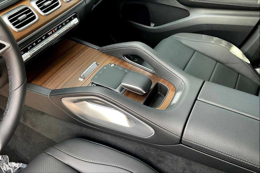 new 2025 Mercedes-Benz GLE 450 car, priced at $75,795
