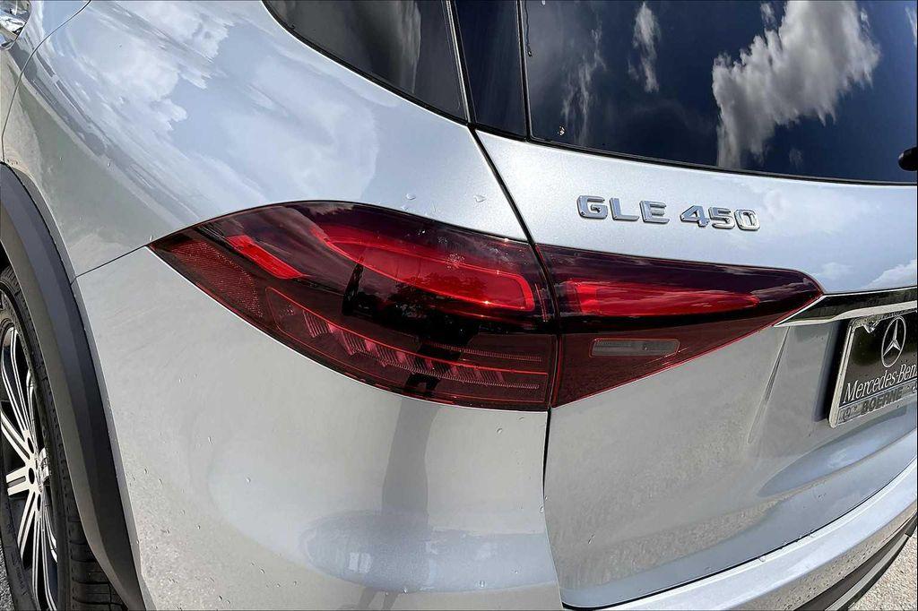 new 2025 Mercedes-Benz GLE 450 car, priced at $75,795