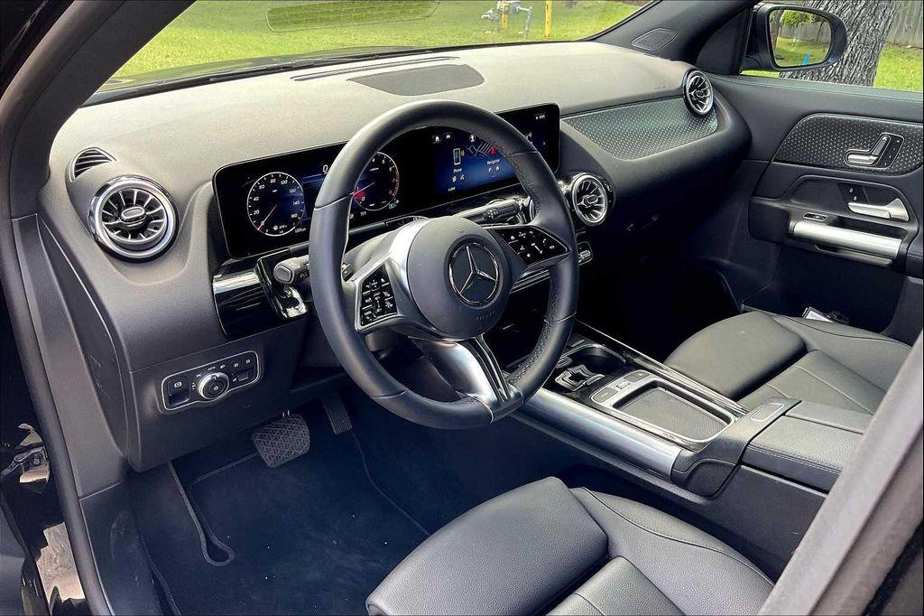 used 2025 Mercedes-Benz GLA 250 car, priced at $35,114