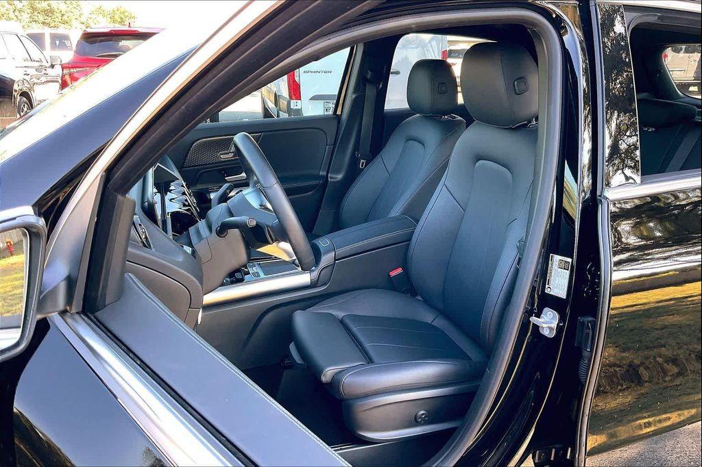 used 2025 Mercedes-Benz GLA 250 car, priced at $35,333