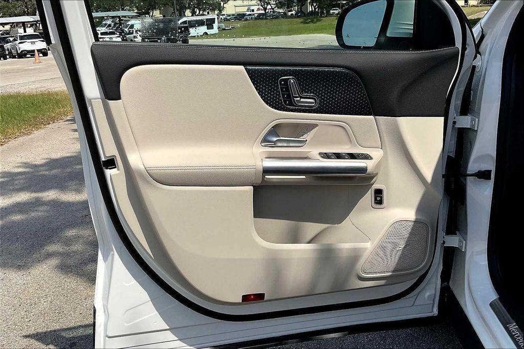 new 2025 Mercedes-Benz GLA 250 car, priced at $47,845